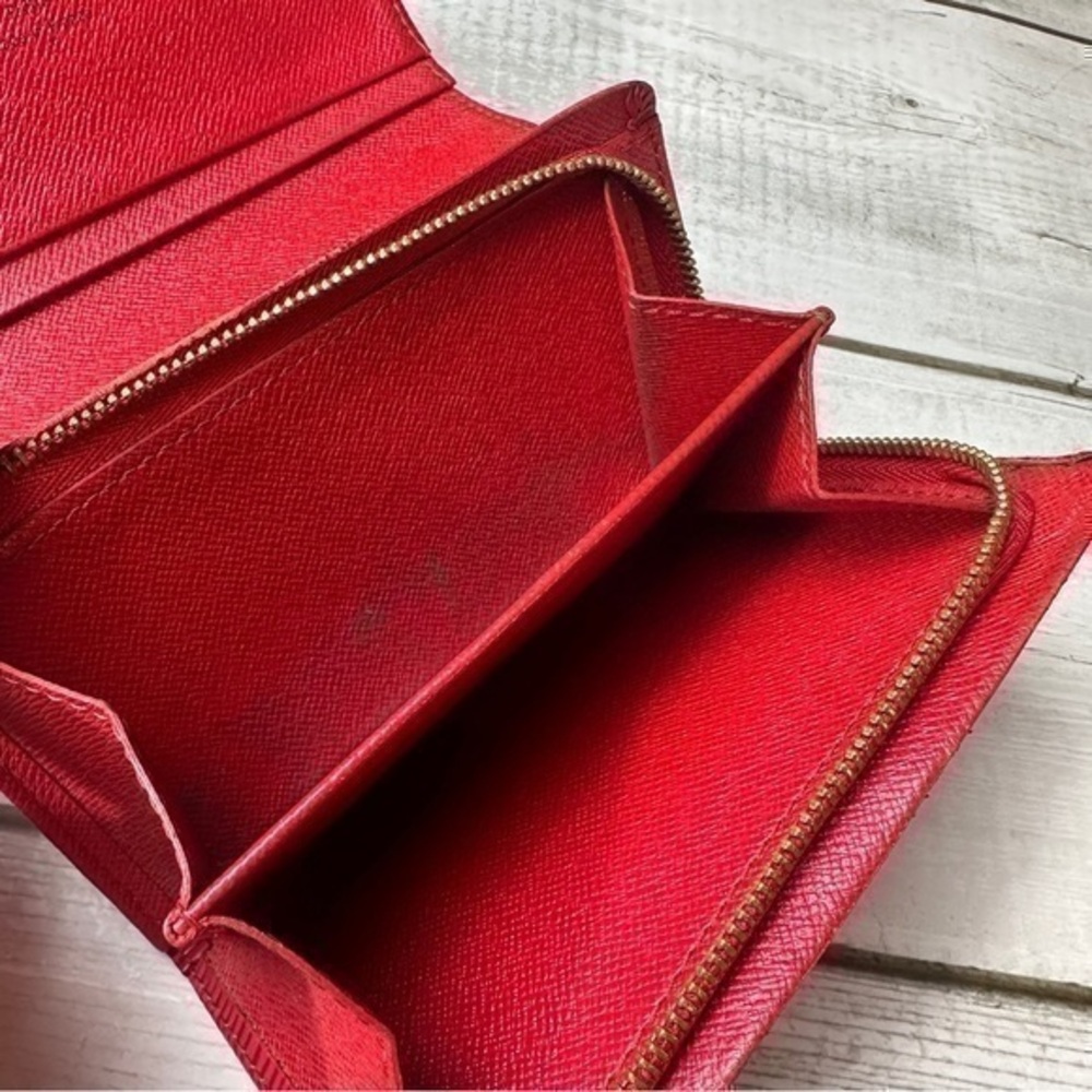 AUTHENTIC Louis Vuitton Epi Porte Leather Bifold Wallet. Red.